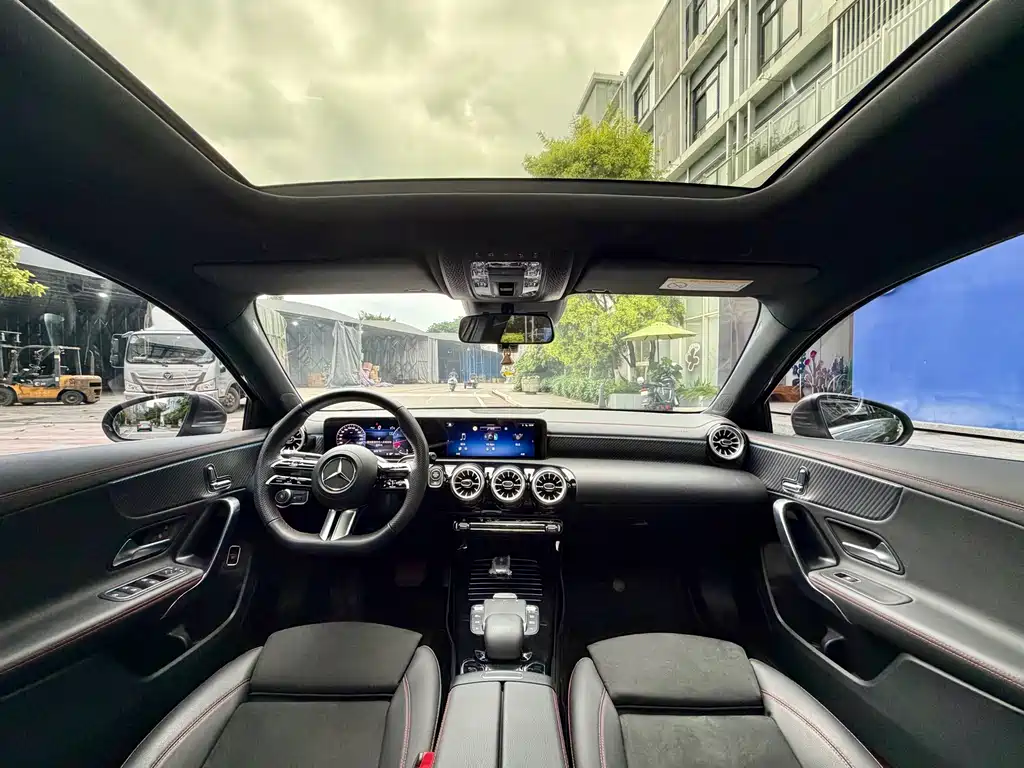 Mercedes-Benz A-Class 2024 — фото 16