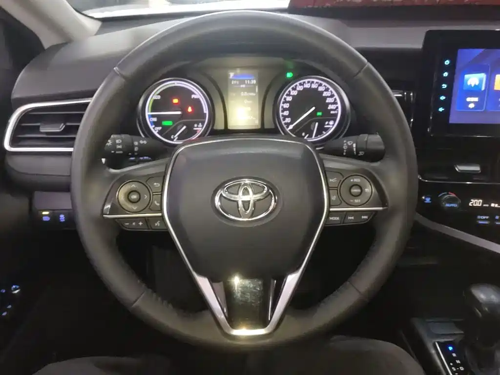 Toyota Camry 2021 — фото 11