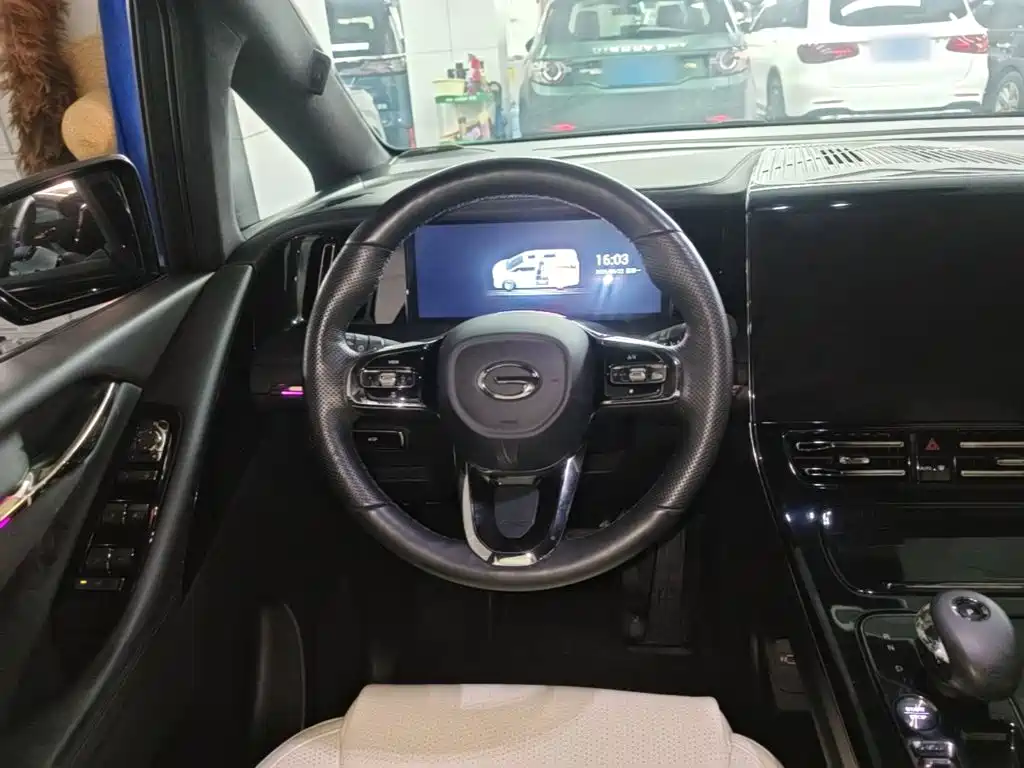GAC Motor Trumpchi M8 2023 — фото 11