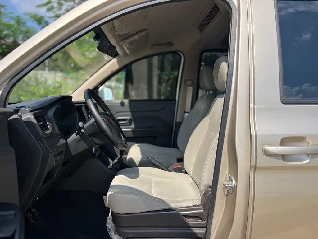 Wuling Hongguang V 2023