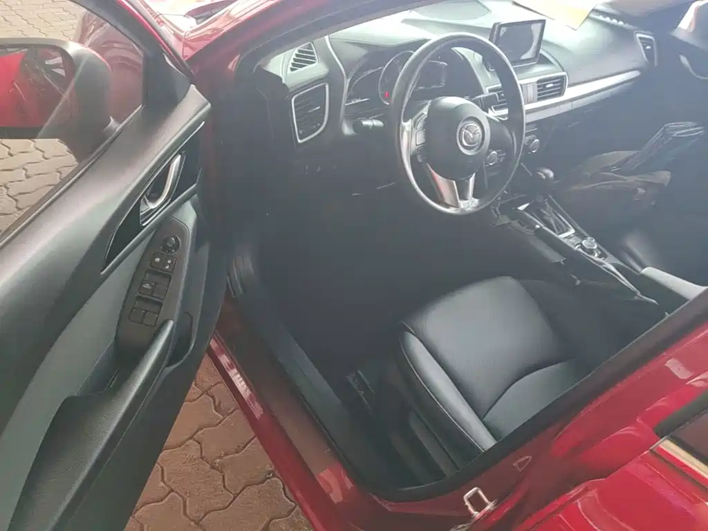 Mazda 3 Axela 2016 — фото 16