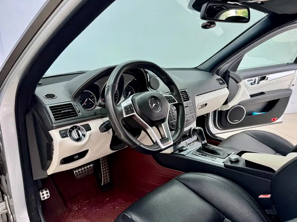 Mercedes-Benz C-Class AMG 2012 — фото 7