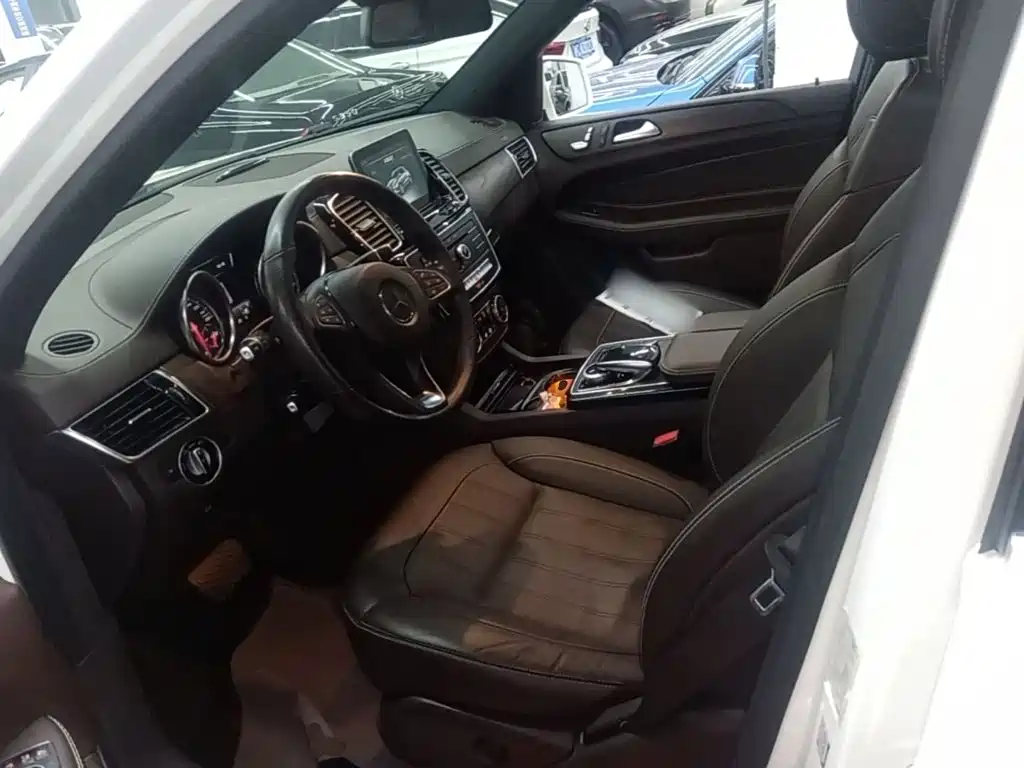Mercedes-Benz GLE 2017 — фото 15