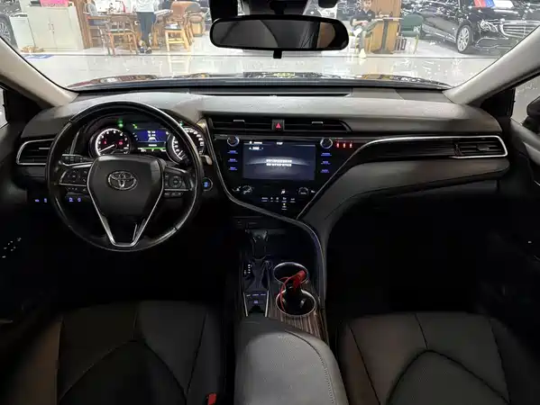 Toyota Camry 2019
