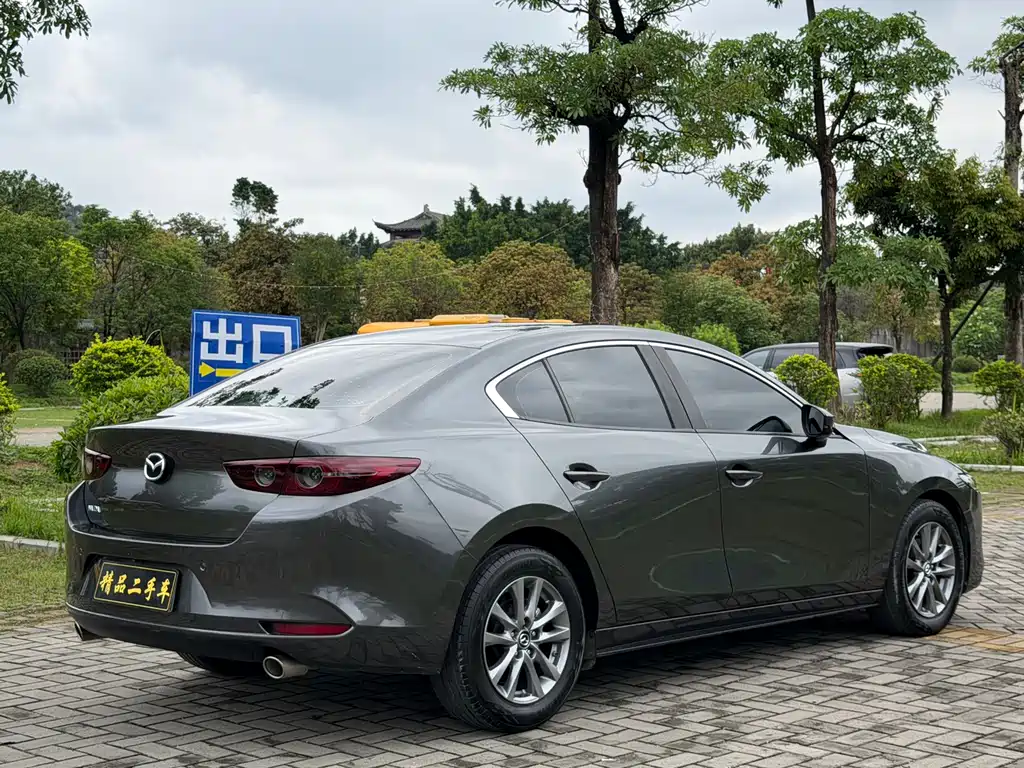 Mazda 3 Axela 2023 — фото 5