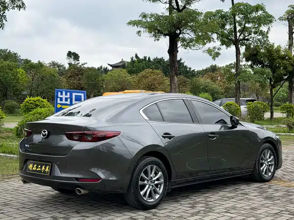 Mazda 3 Axela 2022