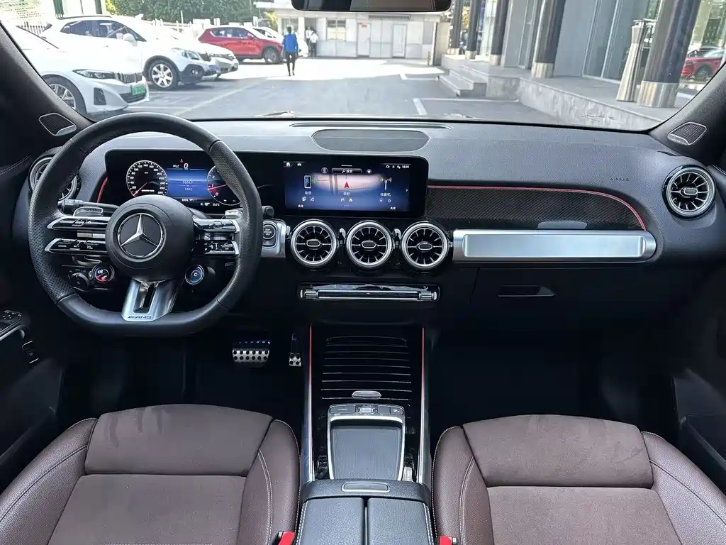 Mercedes-Benz GLB AMG 2025 — фото 9