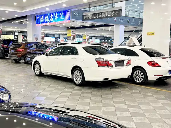 Toyota Crown 2012