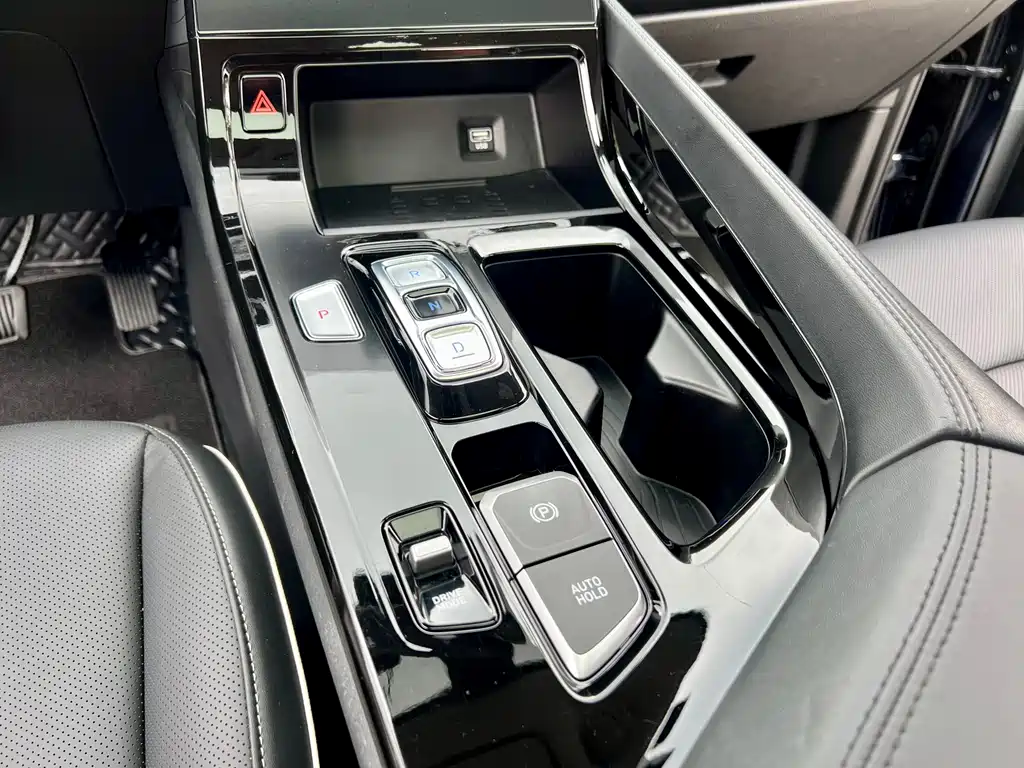 Hyundai Custo 2022 — фото 16