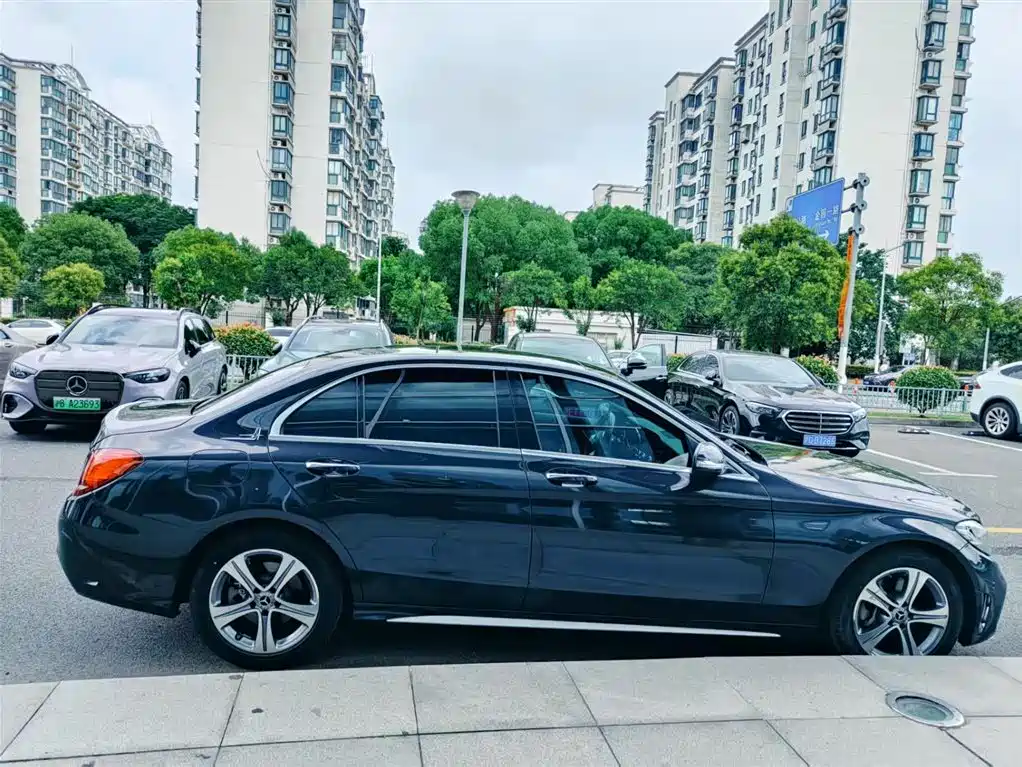 Mercedes-Benz C-Class 2020