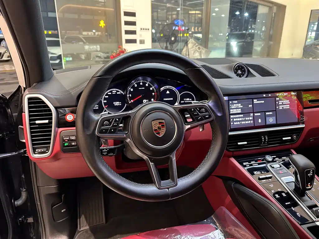 Porsche Cayenne 2020 — фото 14