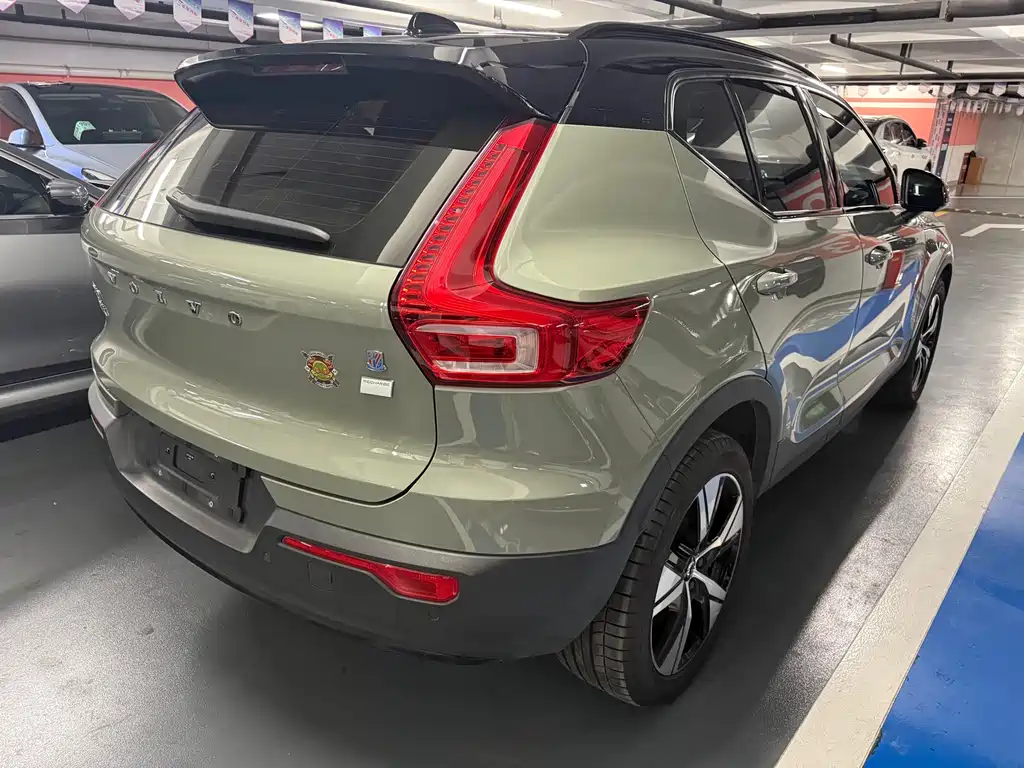 Volvo XC40 NEV 2022 — фото 12