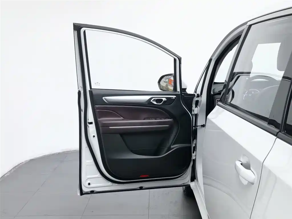 GAC Motor Trumpchi M6 2024 — фото 8