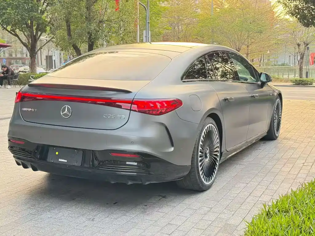 Mercedes-Benz EQS AMG 2025 — фото 5