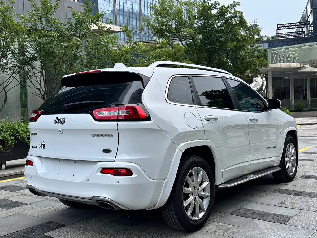 Jeep Cherokee 2018 — фото 4