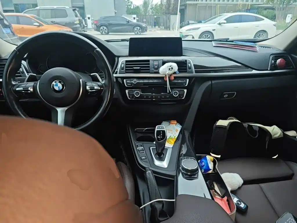 BMW 3 Series 2019 — фото 13
