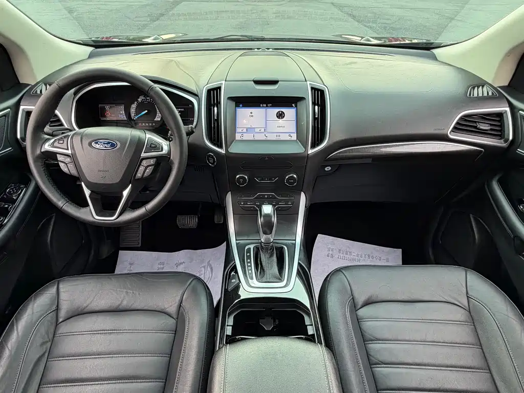 Ford Edge 2017 — фото 10