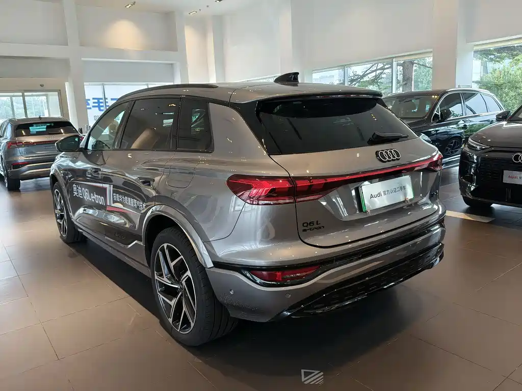 Audi Q6L E-Tron 2025 — фото 13