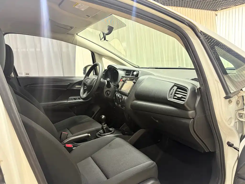 Honda Fit 2015 — фото 10