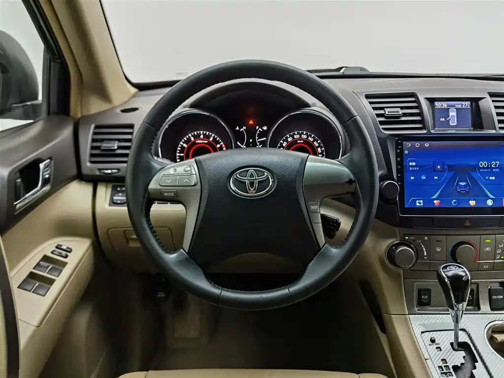 Toyota Highlander 2010 — фото 11