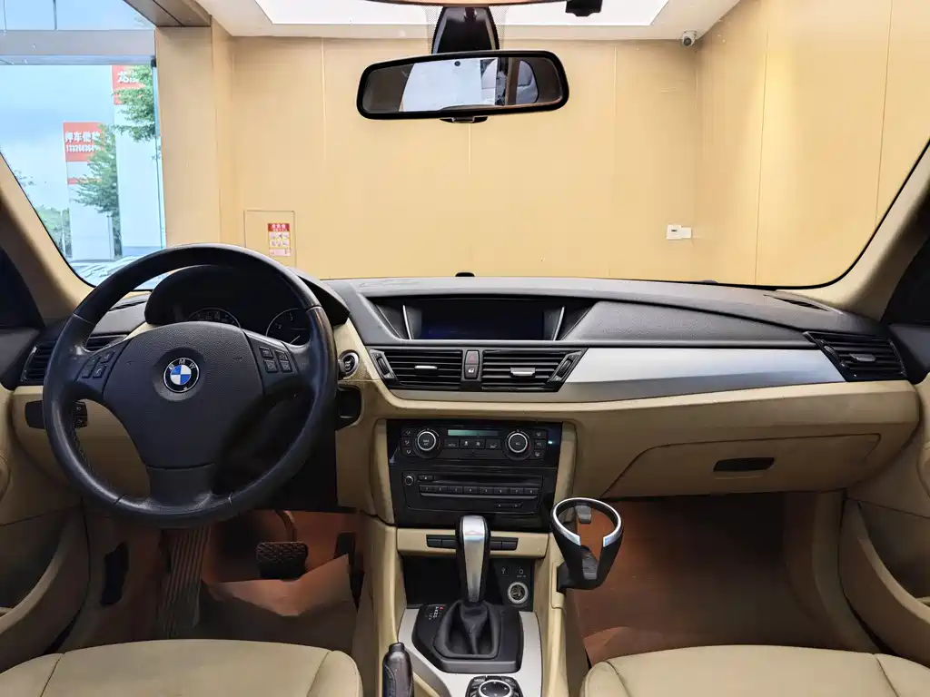 BMW X1 2013 — фото 20