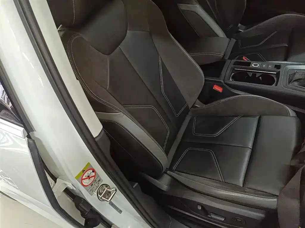 Audi Q3 Sportback 2021 — фото 25