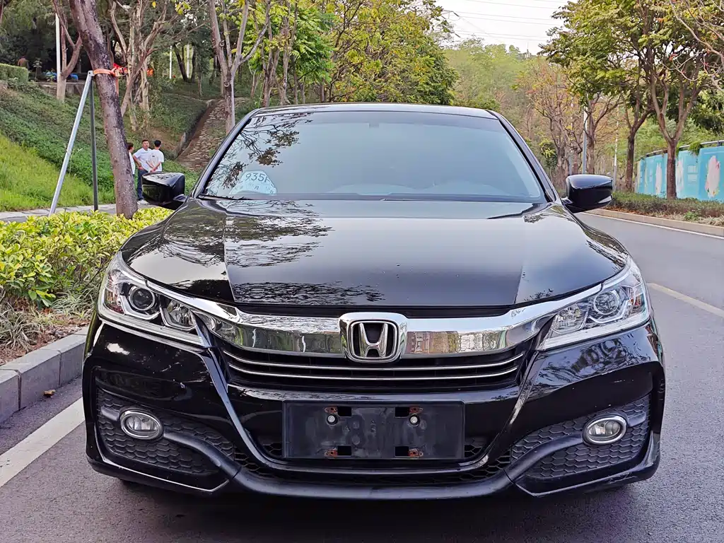Honda Accord 2017 — фото 1
