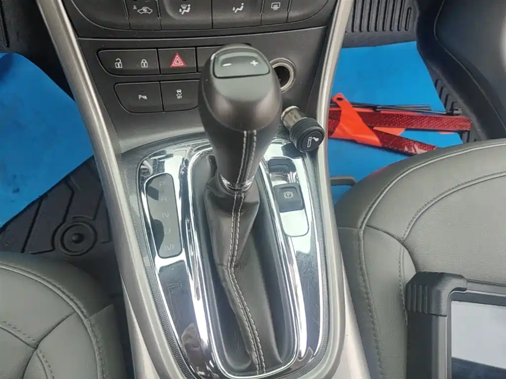 Chevrolet Malibu 2015 — фото 14