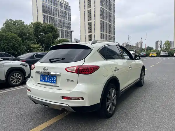 Infiniti QX50 2015