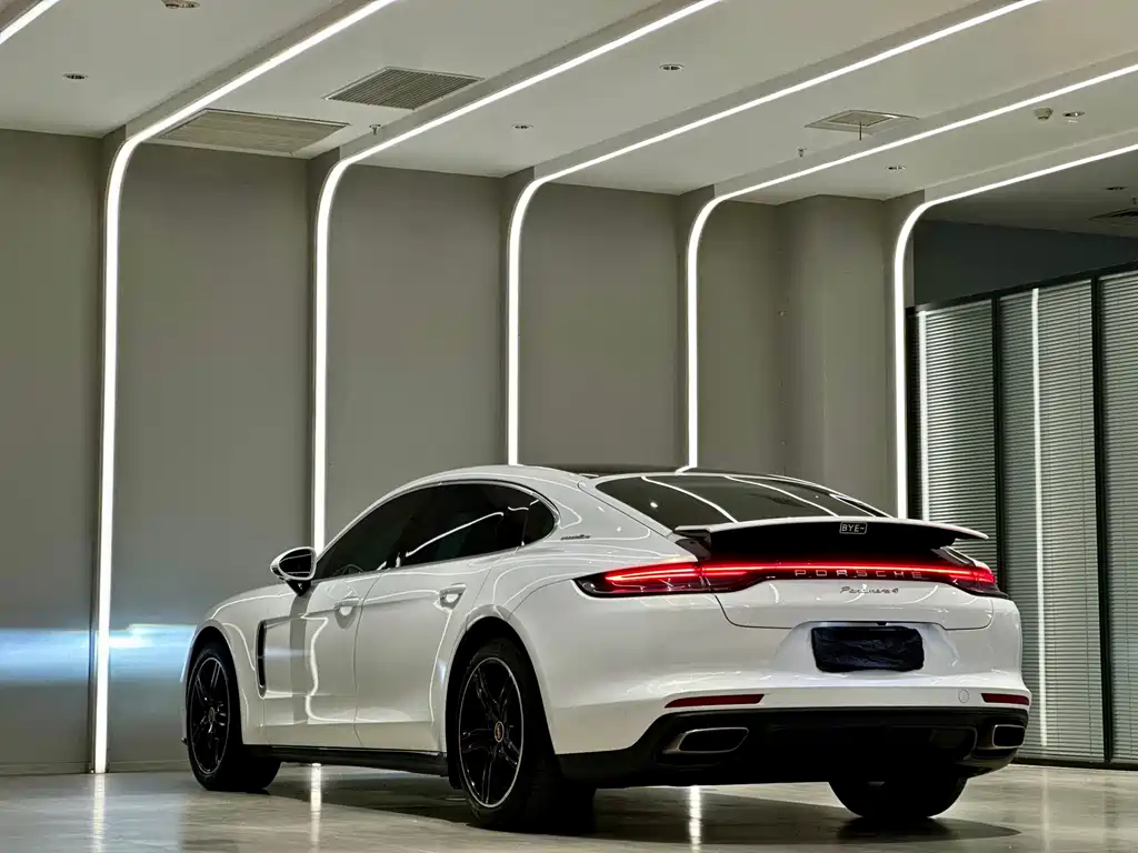 Porsche Panamera 2022 — фото 10