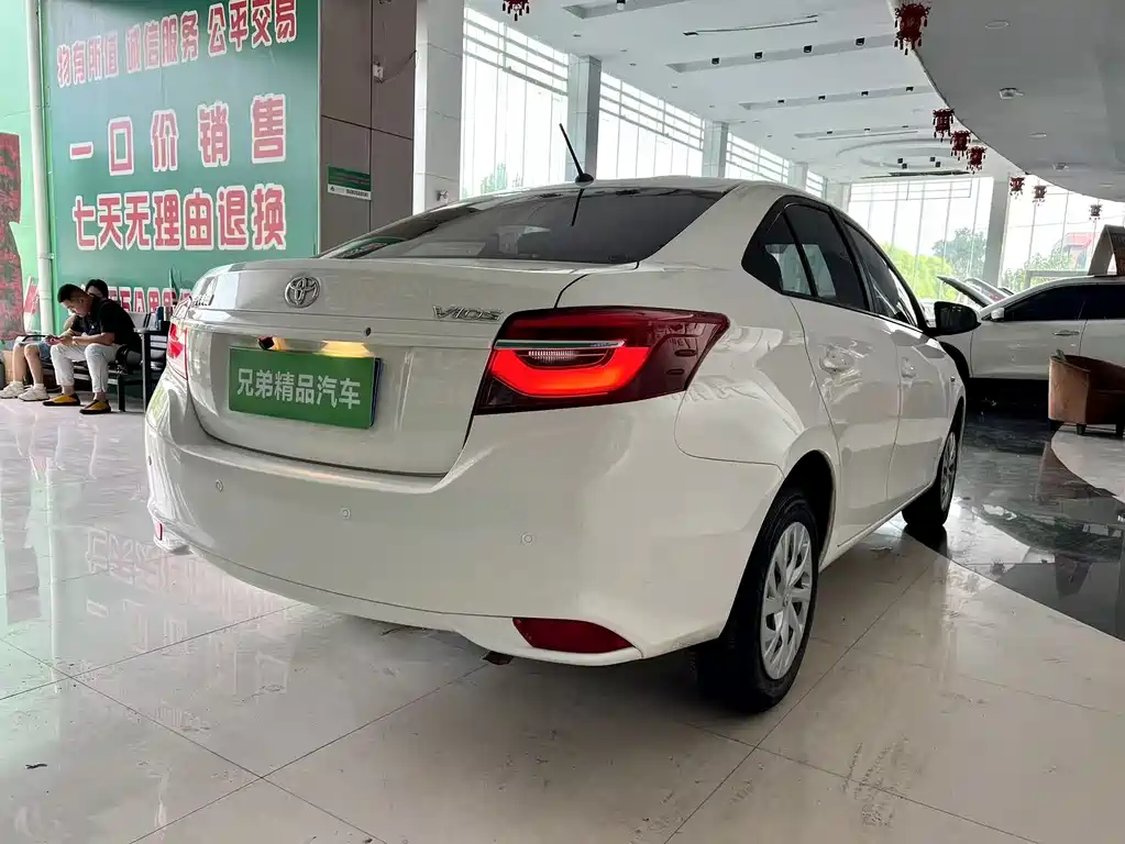 Toyota Vios 2022 — фото 8