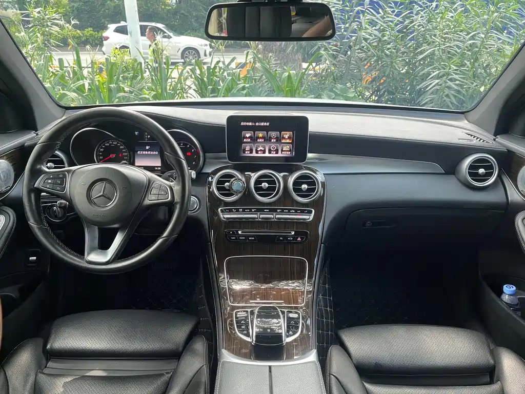 Mercedes-Benz GLC 2018 — фото 17