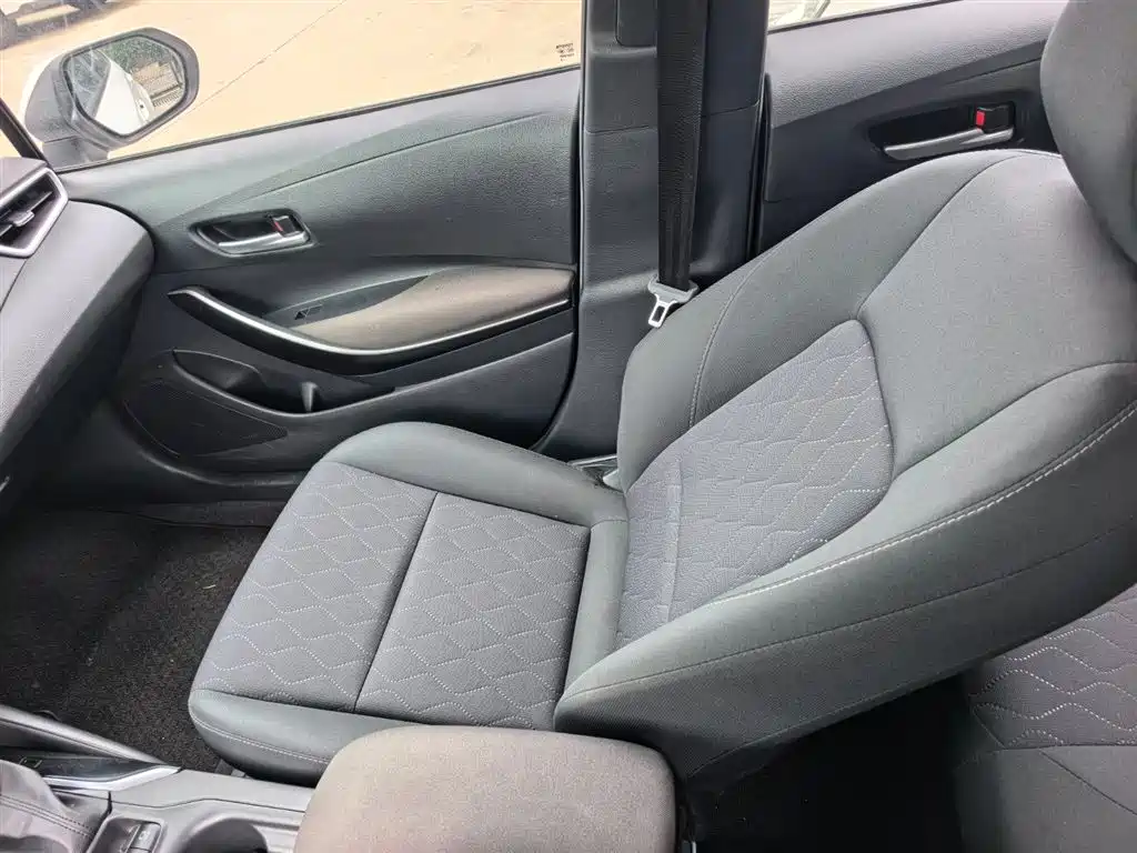 Toyota Corolla 2023 — фото 11