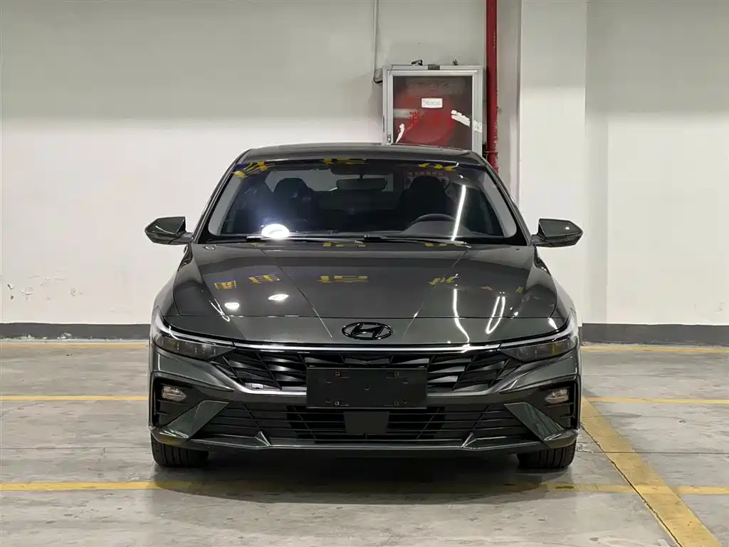 Hyundai Elantra 2025 — фото 2