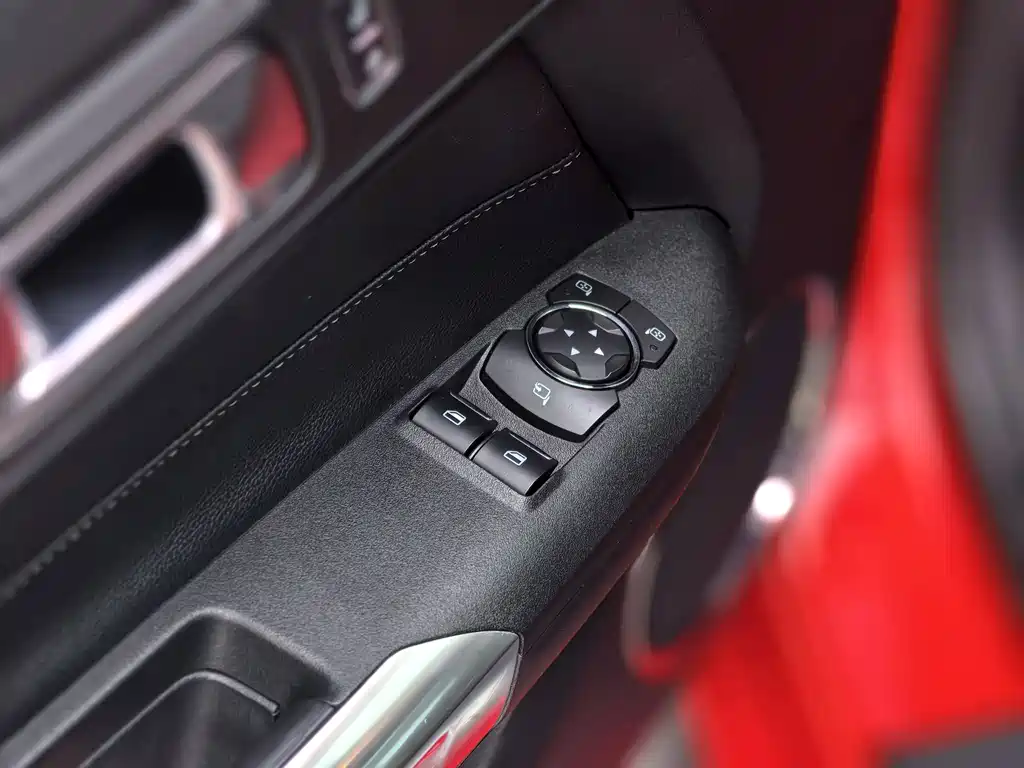 Ford Mustang 2019 — фото 18