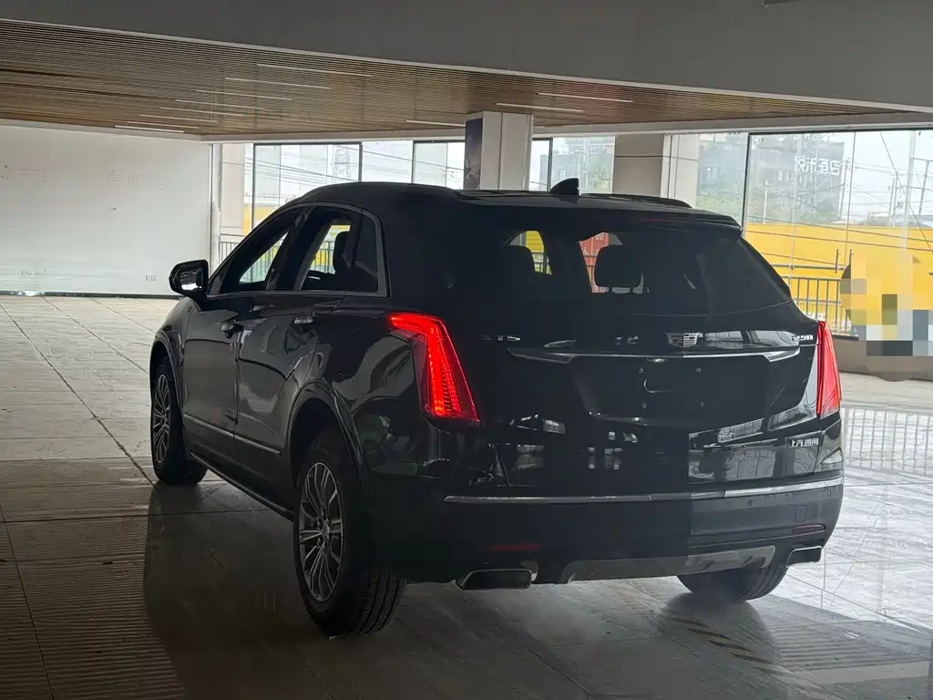Cadillac XT5 2016 — фото 11