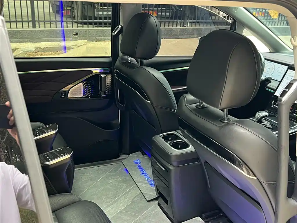 GAC Motor Trumpchi M8 2023 — фото 24