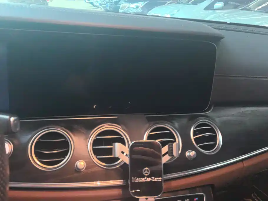 Mercedes-Benz E-Class 2018 — фото 13