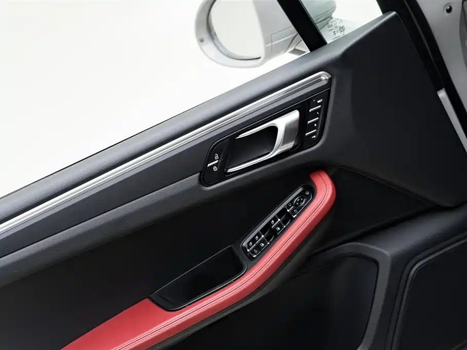 Porsche Macan 2024 — фото 14