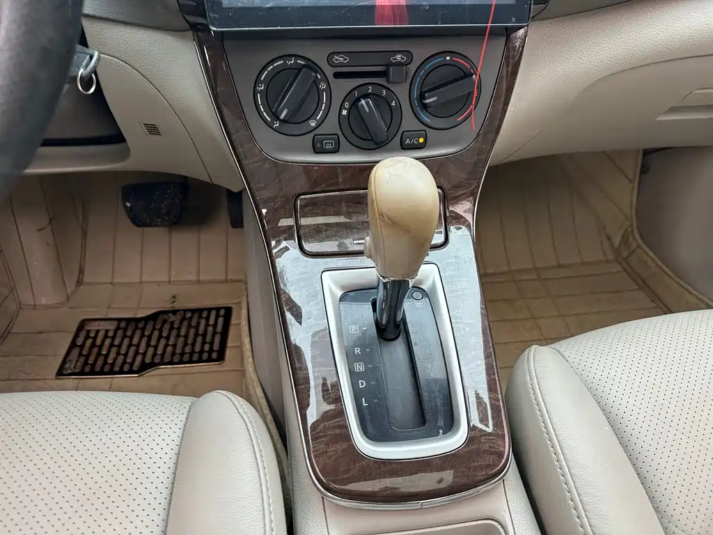 Nissan Sylphy 2013 — фото 10