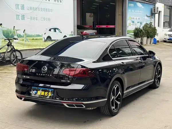 Volkswagen Magotan 2024