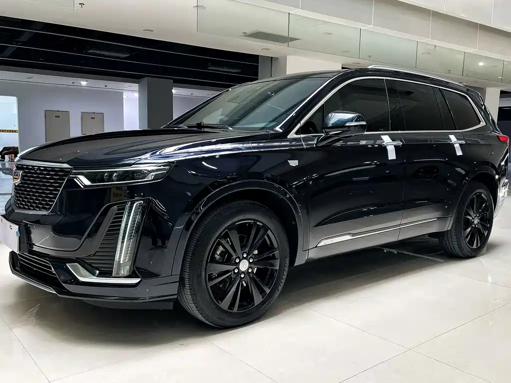Cadillac XT6 2021 — фото 1