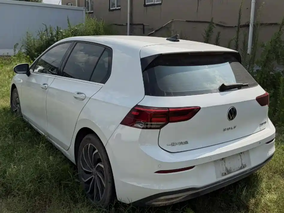 Volkswagen Golf 2024