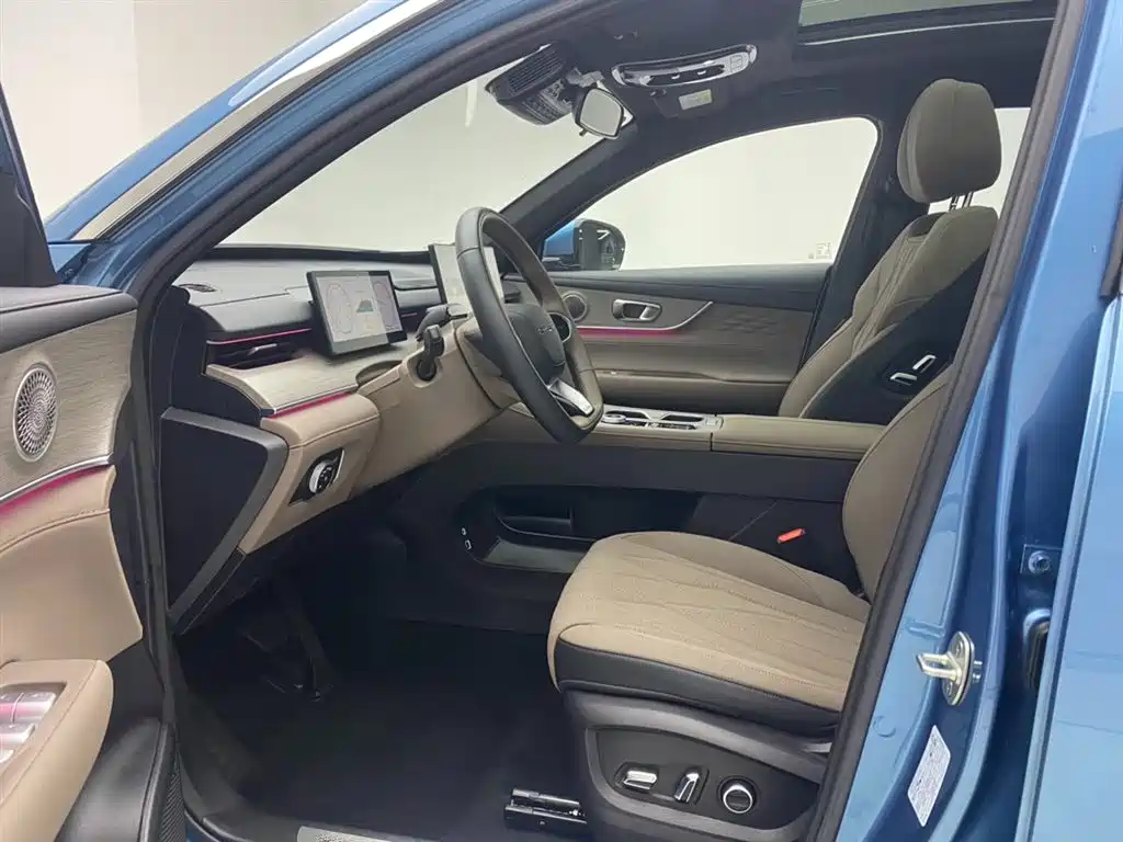 Chery Tiggo 8 PLUS C-DM 2025 — фото 10