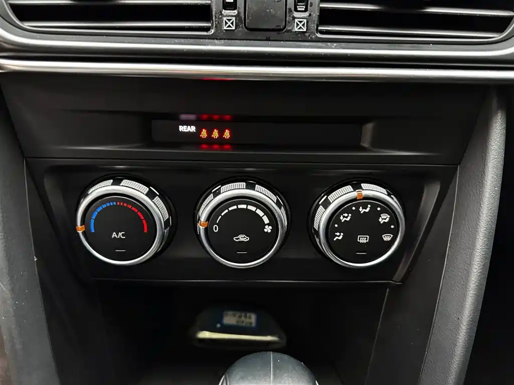Mazda CX-4 2023 — фото 15