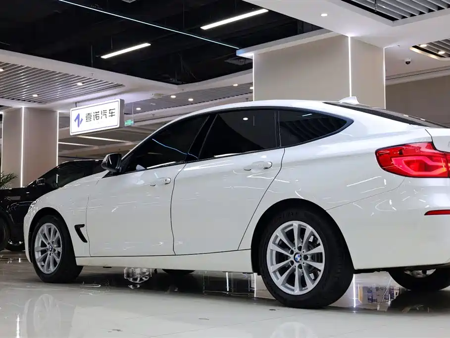 BMW 3 Series GT 2016 — фото 13