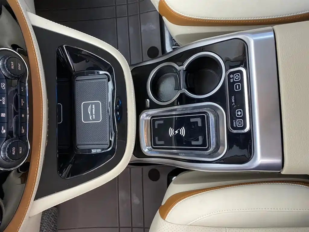 Mercedes-Benz Vito 2023 — фото 20