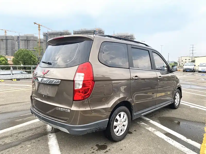 Wuling Hongguang 2015 — фото 20