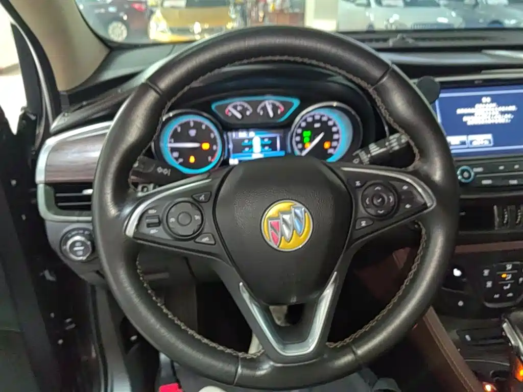 Buick Envision Plus 2017 — фото 11