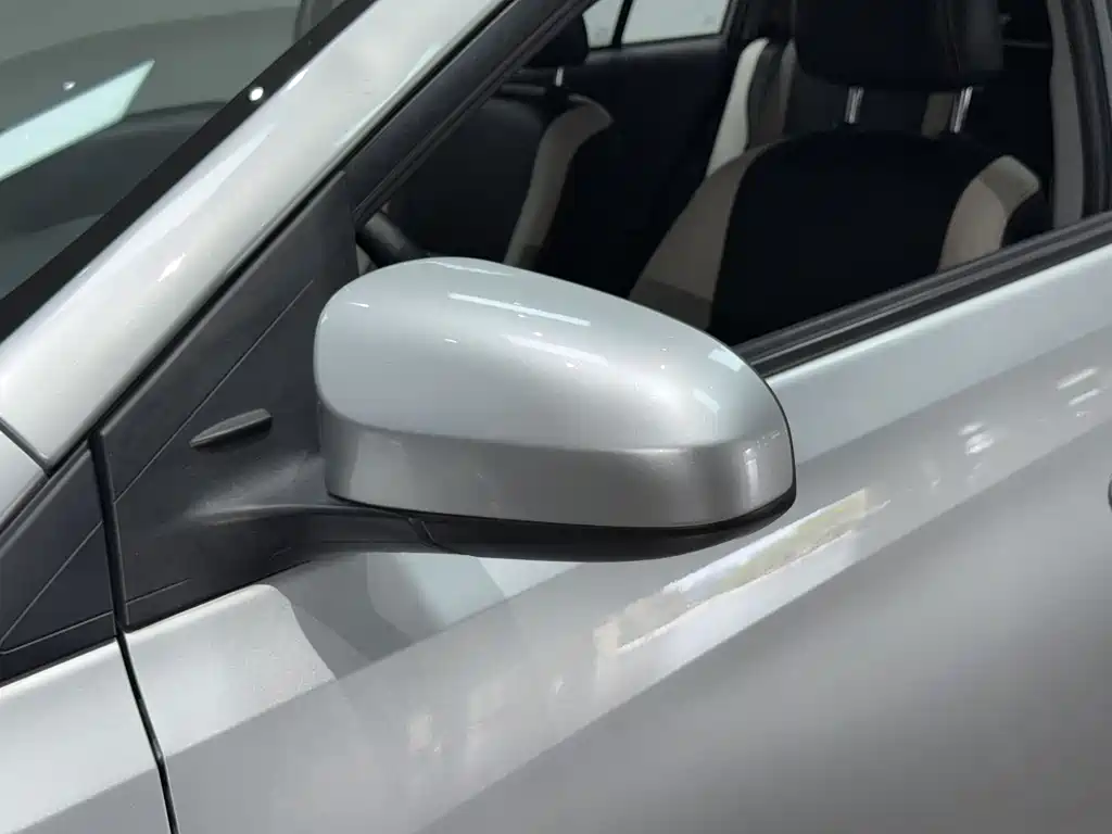 Toyota Yaris L 2020 — фото 30